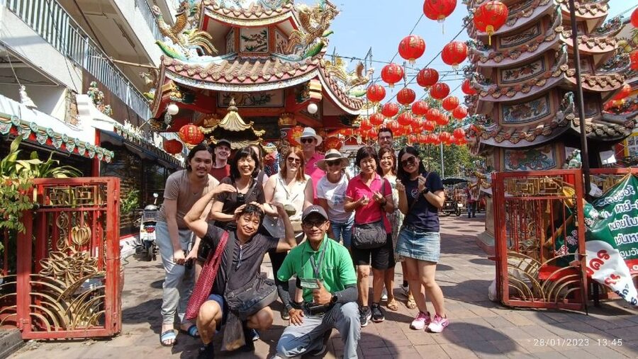 Chiang Mai: Local Food and Markets Guided Walking Tour - Ton Lamyai Flower Market is more than scenery