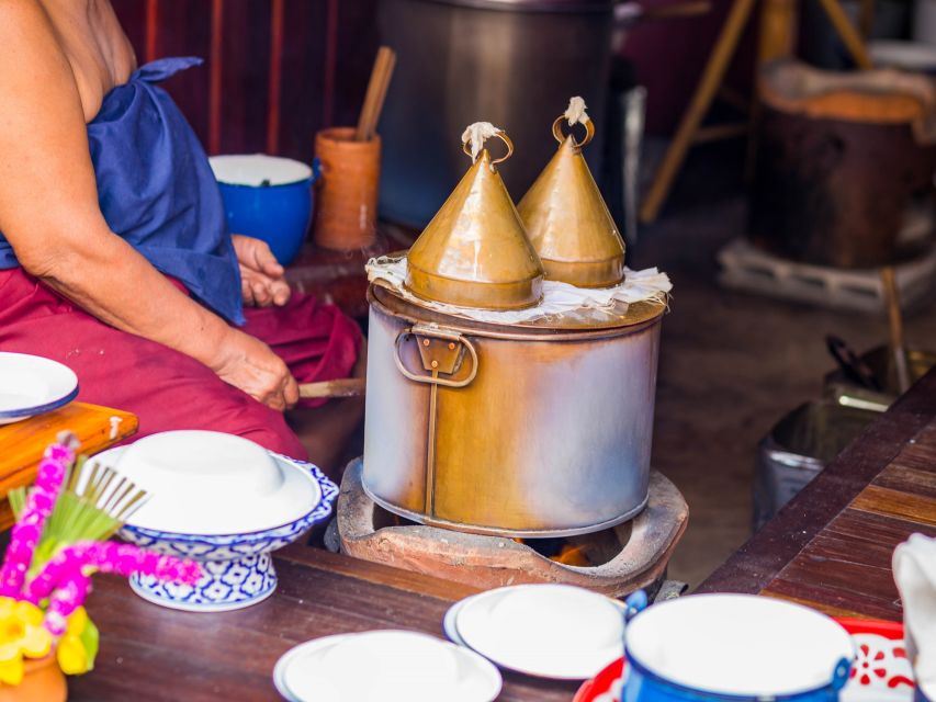 Chiang Mai: Local Food and Markets Guided Walking Tour - Thana Ocha Hakka-style noodles: the savory “big finish”