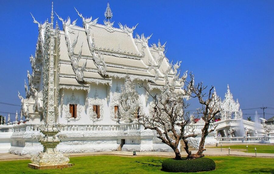 Chiang Mai: Long Neck Village & Chiang Rai’s Iconic Temples - Lunch near White Temple, where the day’s energy changes