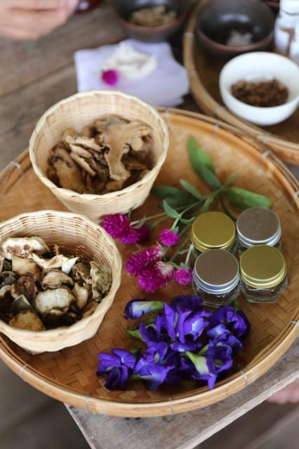 Chiang Mai : Making Herbal Ball And Inhaler - Roselle Tea and the Small “Bonus” Items