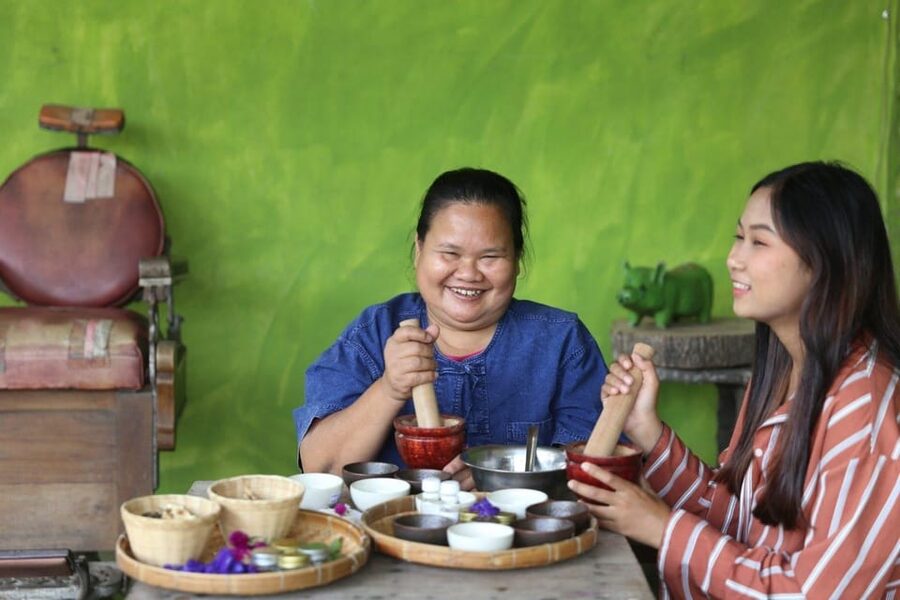 Chiang Mai : Making Herbal Ball And Inhaler - Who This Workshop Suits Best (and Who Might Expect More)