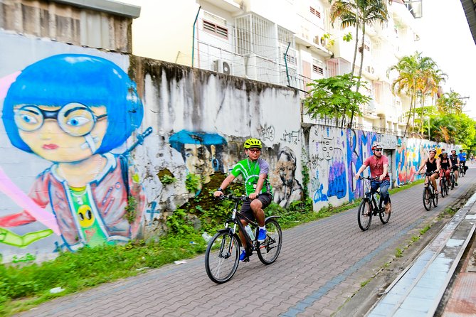 Chiang Mai Night Bike Tour - The Route Through Old City Temples, Monuments, and the Moat