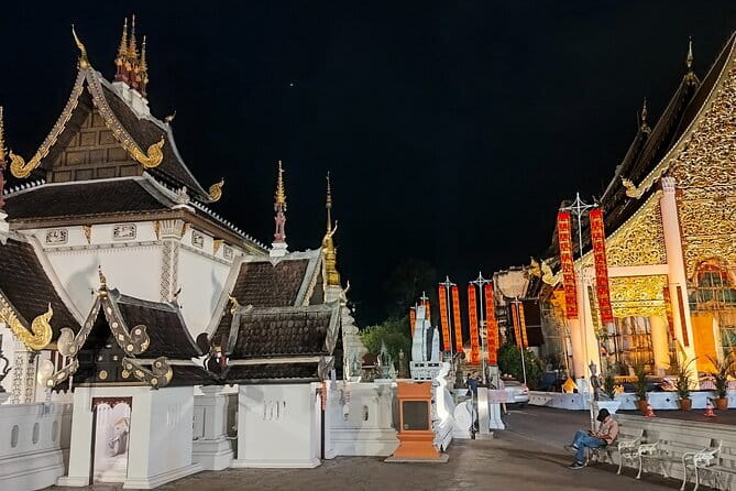 Chiang Mai Old City & Temples 3 hour Twilight Walking Tour - Wat Chedi Luang Varaviharn: stories that connect the architecture