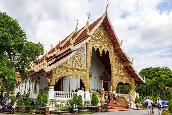 Chiang Mai Old City & Temples Guided Walking Tour - 3 Hrs - Wat Phra Singh: Mosaic-Inlaid Sanctuary and Royal-Era Presence