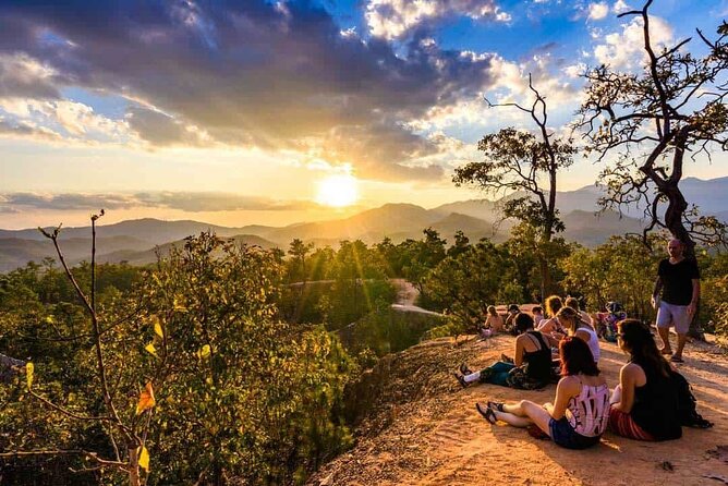 Chiang Mai Pai Full Day Sai Ngam Hot Spring, Pai Canyon, White Buddha, Santichon - Lunch in Pai valley: Thai food, and vegan or halal on request