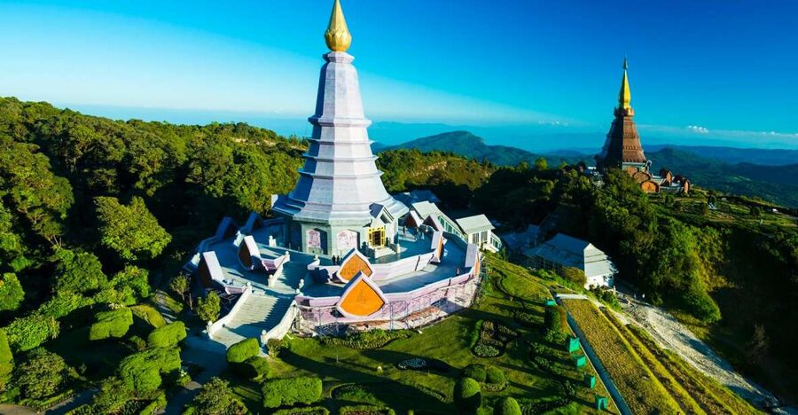Chiang Mai: Pha Dok Siew Nature Trail & Doi Inthanon Trip - King and Queen pagodas: a beautiful stop, but plan for limited time