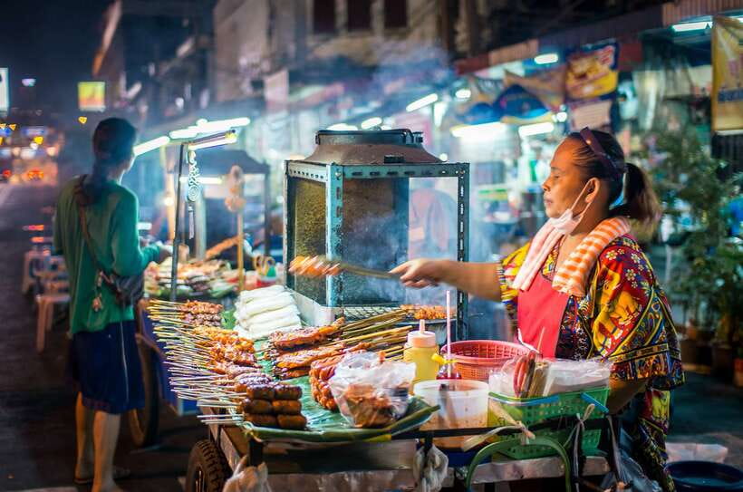 Chiang Mai: Private Historic Old City Bike Tour - Night - What to wear and what the tour does not allow