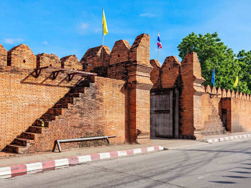 Chiang Mai: Private Tuk Tuk Tour of City Temples With Pickup - A Half-Day Temple Circuit by Private Tuk Tuk in Chiang Mai
