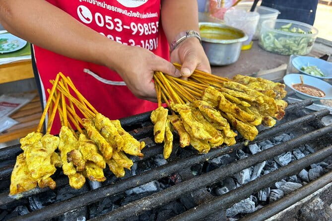 Chiang Mai Private Walking Tasting Tour with Secret Food Tours - Street Food Meets Temple Breaks: How the Route Starts