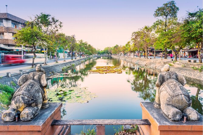 Chiang Mai Scavenger Hunt and Sights Self-Guided Tour - Stop 2, Wat Muang: turn temple details into answers