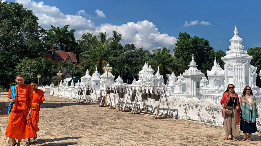 Chiang Mai: Silver Craftwork Temple Tour with Monk Meeting - Black Cab Rides and the 3-Hour Rhythm