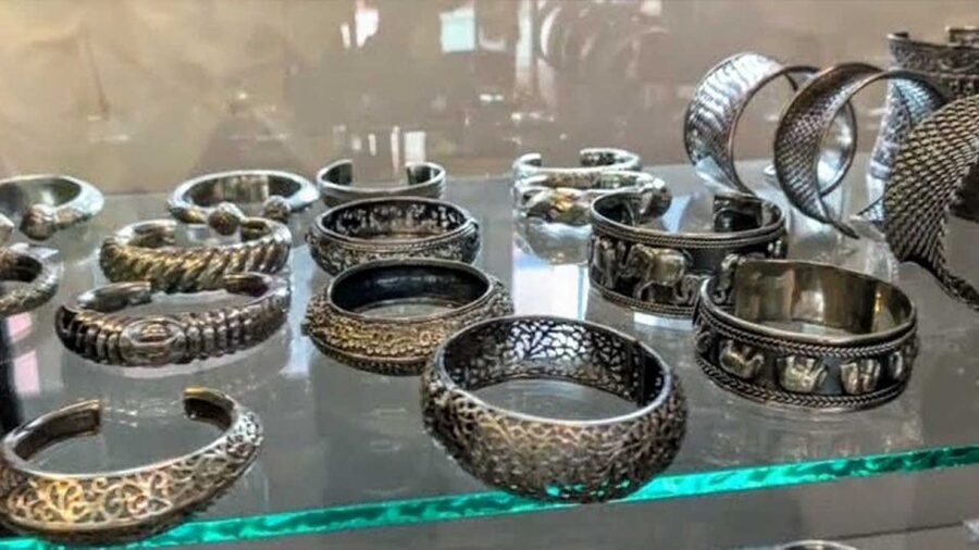 Chiang Mai: Silver Craftwork Temple Tour with Monk Meeting - Price and Value: Is $67 Worth It?