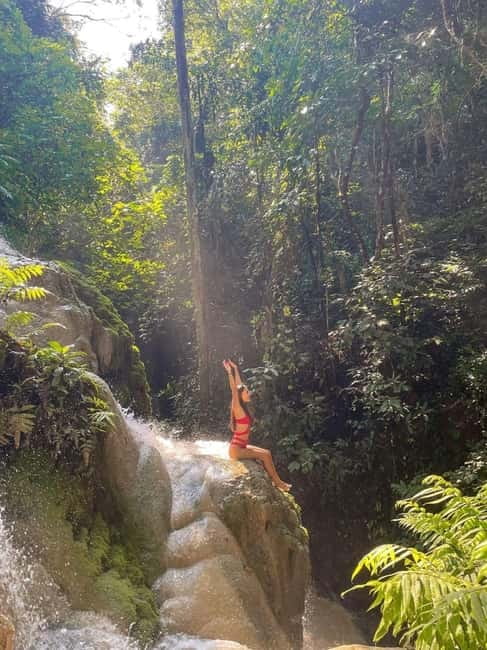 Chiang Mai Sticky Waterfall Adventure-Climb Like Spider-Man! - The van ride: easy logistics with an English-speaking driver