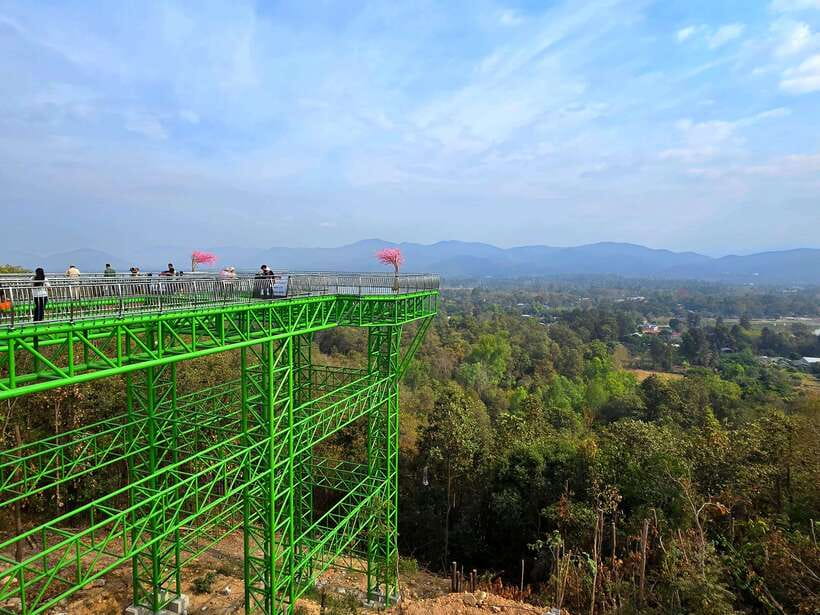 Chiang Mai: Sticky Waterfall scenic loop unseen lake &temple - Lunch timing, heat, and what to pack for comfort