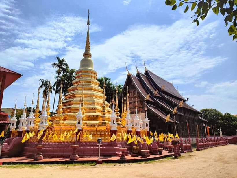 Chiang Mai: Temple And City Walking Tour Part I - Wat Pan Tao murals and the Lanna-style ordination hall