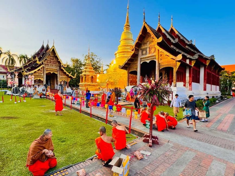 Chiang Mai: Temple And City Walking Tour Part I - Wat Chedi Luang ruined chedi and the 1545 earthquake chapter