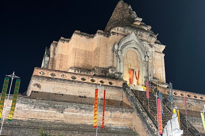 Chiang Mai Temples and Market Tuk-Tuk Evening Night Tour - The Tuk-Tuk Hops: Fast Movement Without Feeling Rushed