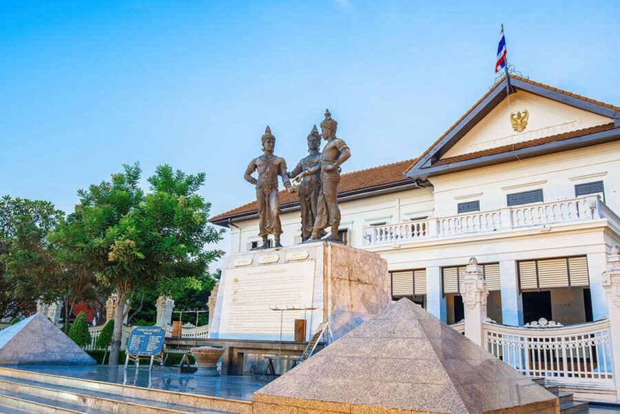 Chiang Mai: Temples and Street Food Night Tour by Tuk Tuk - Driver communication and how to handle limited English moments
