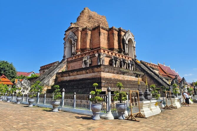 Chiang Mai Temples Visit Walking Tour with Ex-Monk Guide Part 1 - Should you book Chiang Mai Temples Visit Walking Tour with Ex-Monk Guide (Part 1)?