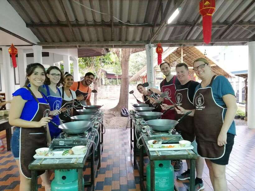 Chiang Mai: Thai Cooking and Market Tour with Lanna Smile - Pickup, first sip, and getting your bearings