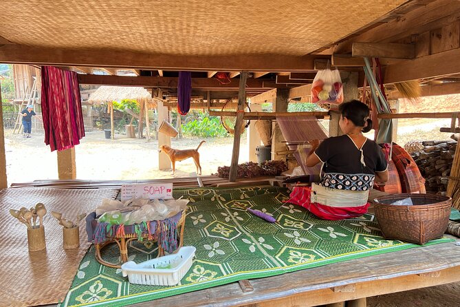 Chiang Mai to Doi Inthanon Full Day Shared Tour - Royal Twin Pagodas: views are the point, but dress code matters