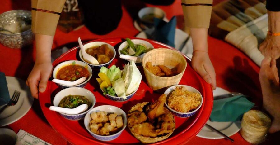 Chiang Mai Traditional Khan Toke Meal & Cultural Performance - Muang Mai Market at 5:30 PM Energy: What You Actually Get From the Stop