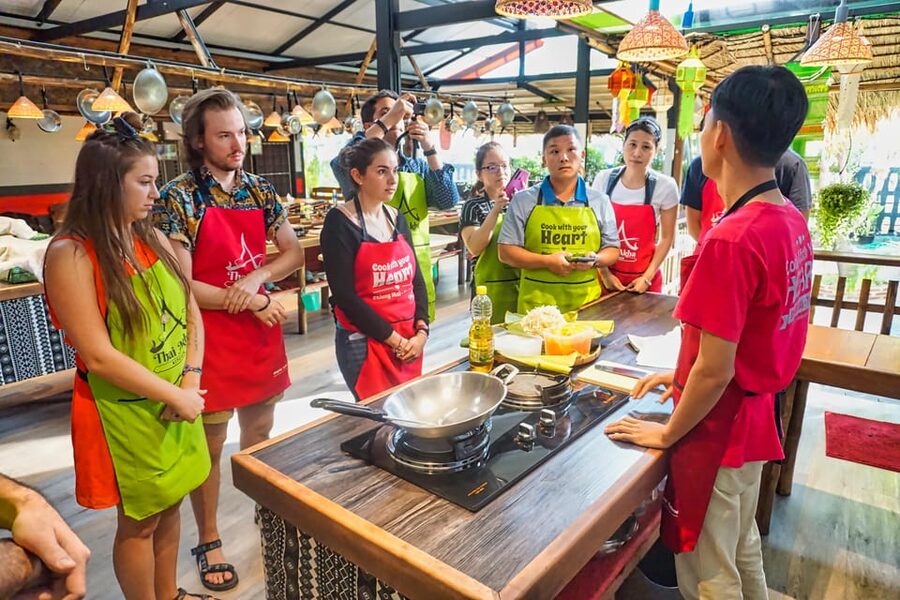Chiang Mai: Traditional Thai-Akha Cooking Class& Market Tour - Cooking menu breakdown: appetizers, Akha dishes, and your curry and soup choices