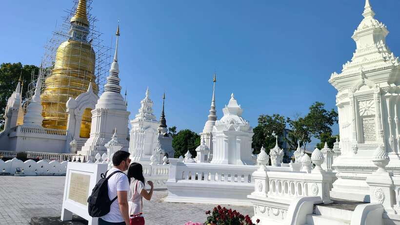 Chiang Mai: Tuk-Tuk Evening Tour with Temples & Street Foods - The Real Value of a $64 Price Tag for a Night Tour