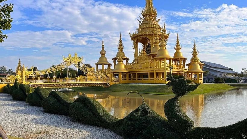 Chiang Mai: White and Blue Temples and Lalita Cafe - The 12-hour loop, and how it feels from stop to stop