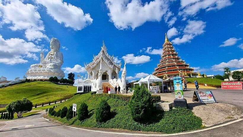Chiang Mai: White, Blue & Big Buddha Temples in Chiang Rai - Key Temple Moments on This Chiang Rai Tour