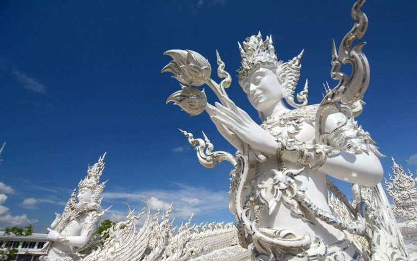 Chiang Mai: White, Blue & Big Buddha Temples in Chiang Rai - The Guide Factor: Why English Explanations Change Everything