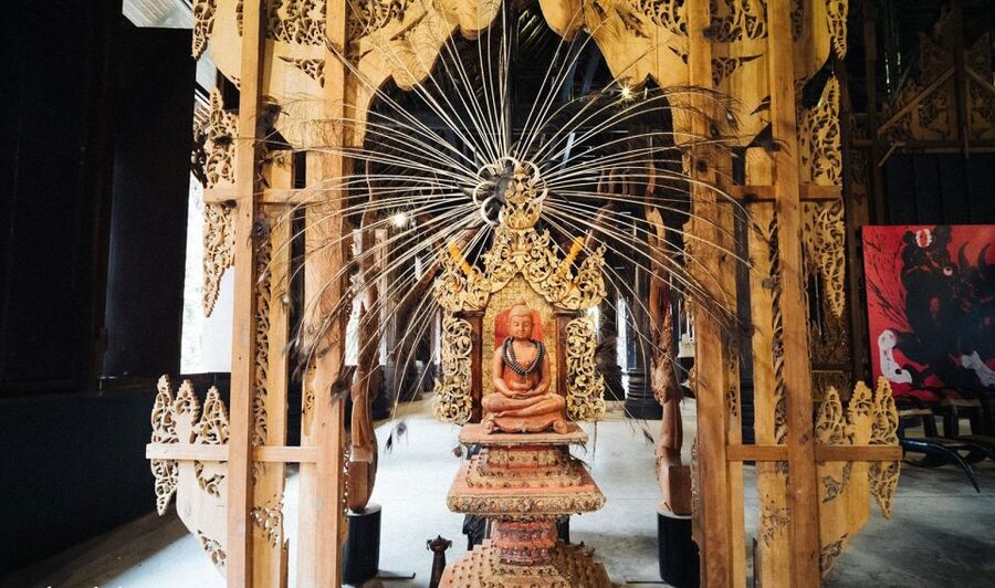 Chiang Mai: White, Red/Black & Blue Temples Tour with Lunch - Optional Karen Long-neck Village: how to go with respect