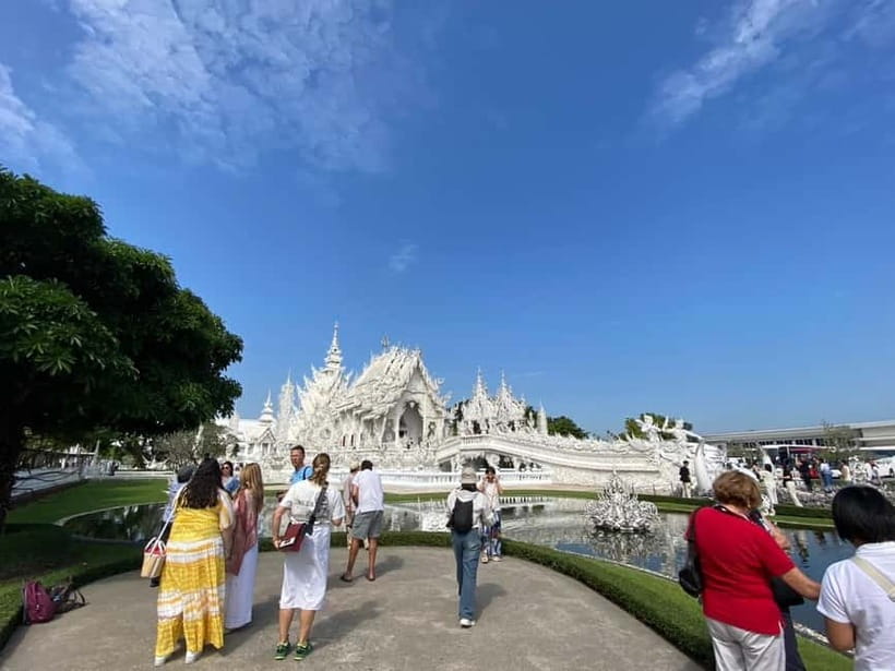 Chiang Rai: 3 Temples, Long Neck Village & Lalitta Café - Long Neck Village With the Kayan People: Culture, Not a Costume Show