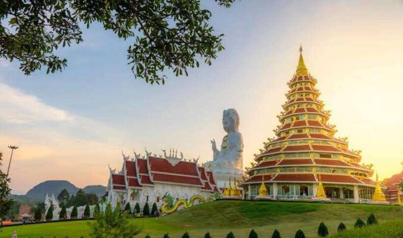 Chiang Rai: Excursion White, Blue,Red Temples & Lalitta Café - Wat Rong Khun White Temple: Why the Glass Shines and What to Do There
