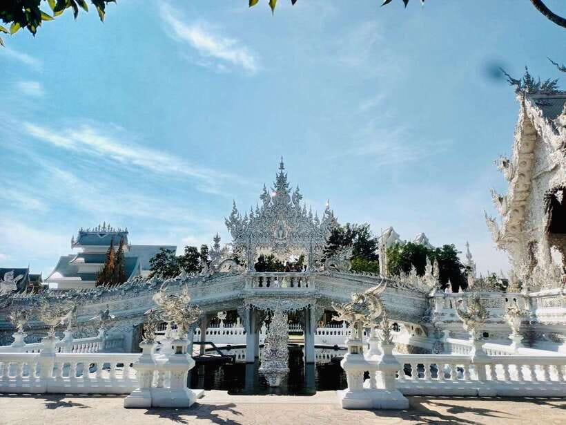 Chiang Rai: Excursion White, Blue,Red Temples & Lalitta Café - Lunch at a Local Thai Buffet: Eat Early, Don’t Wait Too Long