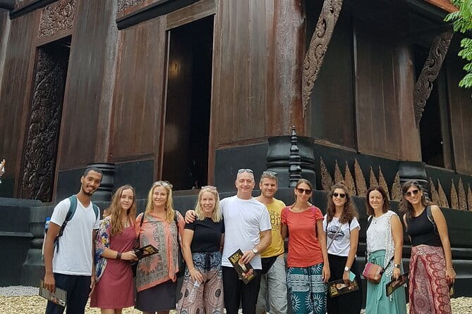 Chiang Rai: Guided Full-Day Highlights tour with Lunch - Getting around in comfort, and why the group size matters