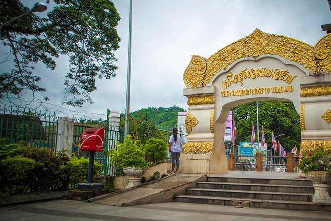 Chiang Rai Tour: Hot Spring,White Temple, Golden Triangle, Yao - Mae Khachan Hot Spring: where the day starts with steam and snacky breaks
