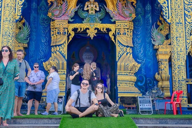 Chiang Rai White Blue Red Temples with Hot Spring from Chaing Mai - Hot spring 泰国清莱温泉: foot dip rules and what to expect