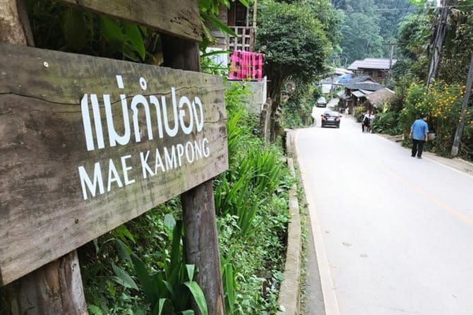 Chiang Rai White Blue Red Temples with Hot Spring from Chaing Mai - Long Neck Village add-on: THB 300 and what to consider
