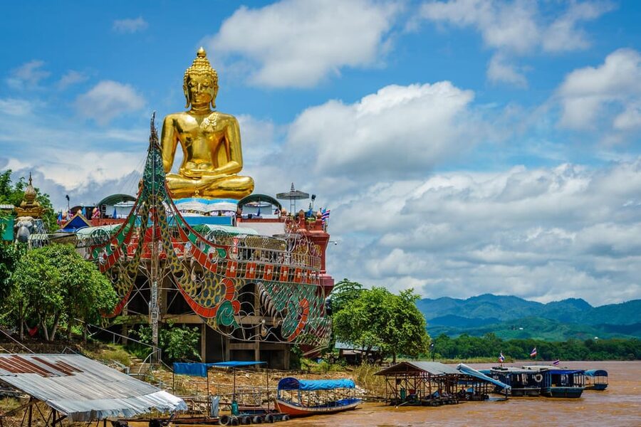 Chiang Rai White Temple and Blue Temple Day Tour - Wat Rong Suea Ten Blue Temple and lunch: serene after a bright start