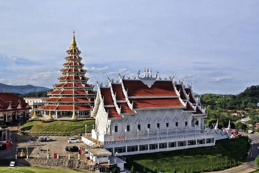 Chiang Rai White Temple and Blue Temple Day Tour - The drive back: using the last hours well