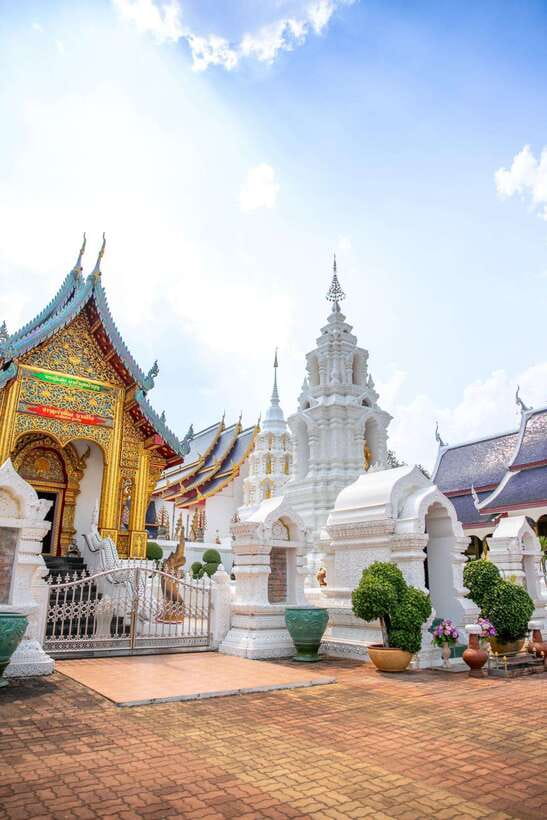 Chiangma: Wat ban den, Blue Temple & Sticky Waterfall. - Temple and sacred-site dress expectations (how to avoid awkward moments)
