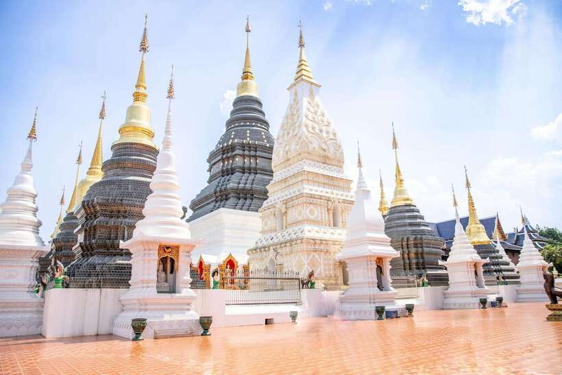 Chiangma: Wat ban den, Blue Temple & Sticky Waterfall. - Price and what you get for $57 per person