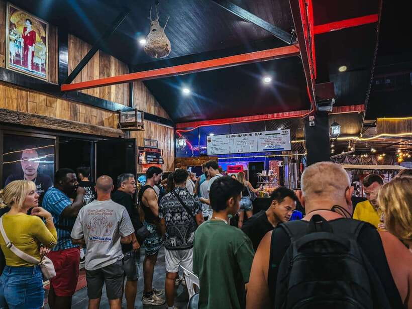Chiangmai: Chiangmai Boxing Stadiums Ticket - The VIP angle: photo moments and getting close to fighters