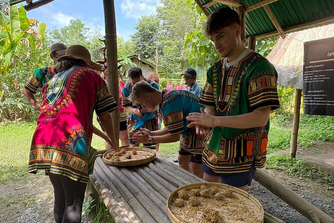 Chiangmai Half Day Visit and Wildlife Experience - Food time and the local touch, including pad thai