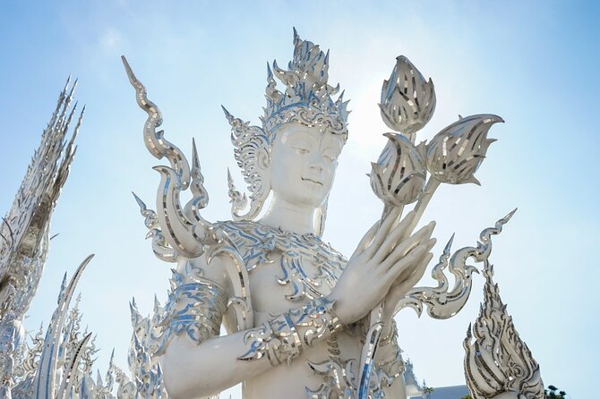 Chiangmai to White Temple, Blue Temple & Black museum - Wat Rong Sua Ten, the Blue Temple: color, legend, and a site tied to tigers