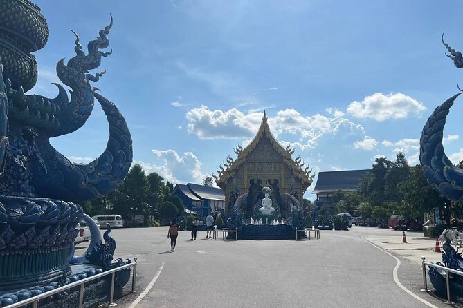 Chiangrai One Day Private Customized Tour from ChiangMai - Wat Rong Seur Ten (Blue Temple): short visit, big color impact