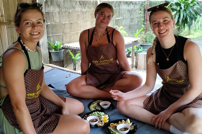 Cooking class in organic garden and local market tour ThaiCottage - Organic herb garden: seeing the plants behind the flavors