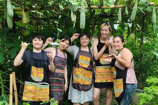 Cooking class in organic garden and local market tour ThaiCottage - Getting picked up and arriving ready to cook