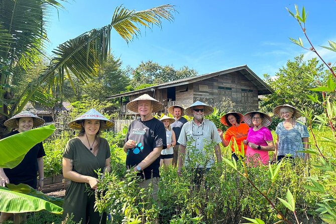 Cooking Class with Organic Farm in Chiang Mai - Why this organic-farm cooking class starts with the market